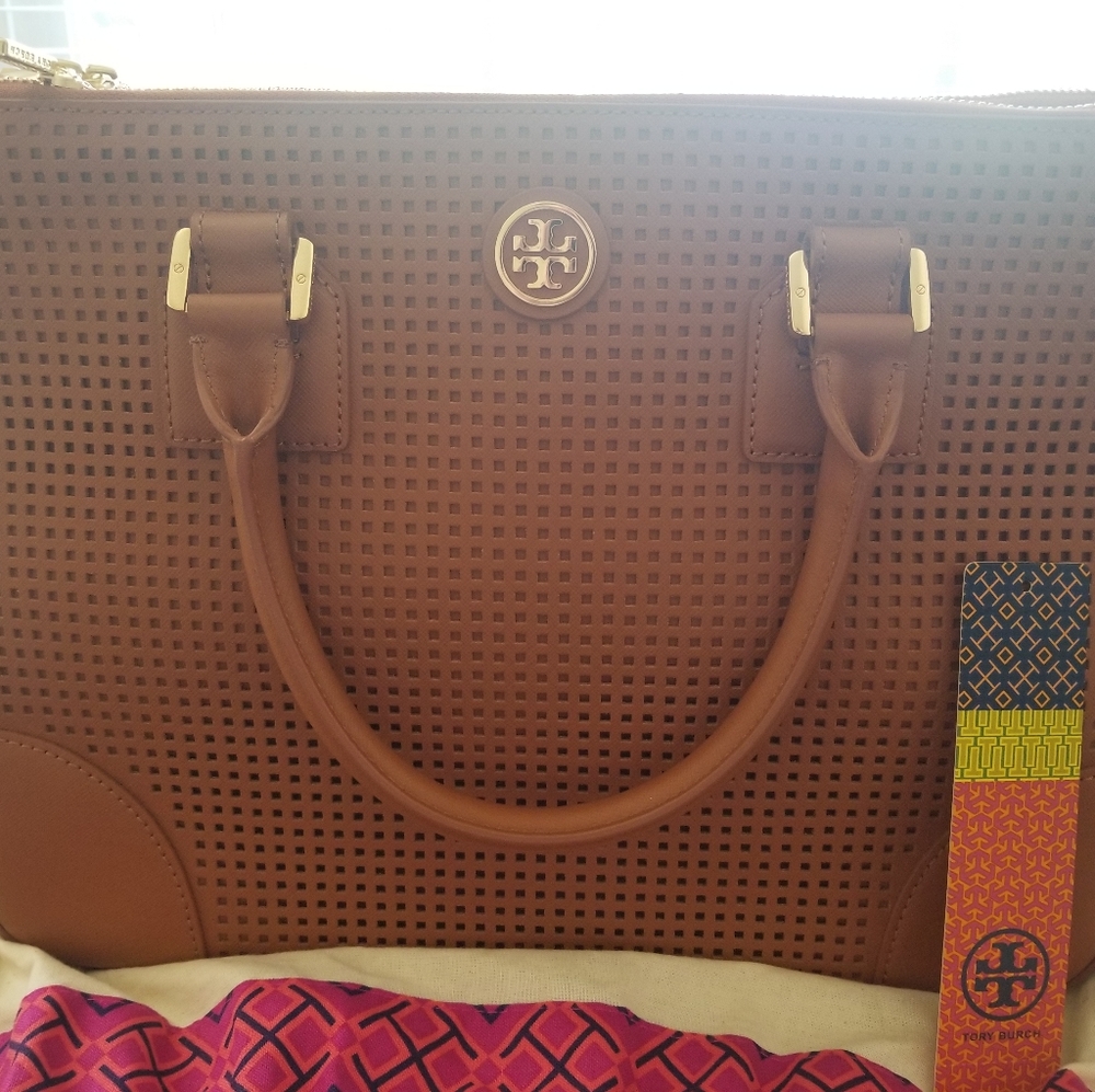 Authentic Tory burch Robinson Double Zip